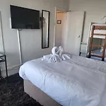 Sea View Flat 2 With Fast Wifi And Free Parking