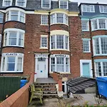 Sea View Flat 2 With Fast Wifi And Free Parking