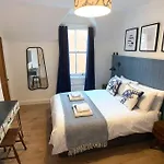 Cosy 1 Bed Cottage Scarborough