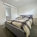 Impeccable 2-Bed Apartment In Scarborough