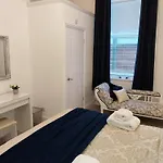 21 Prince Of Wales Terrace - 2 Bed Ground Floor Flat