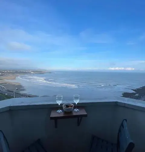 Spectacular 2 Bedroom Balcony Sea View Flat
