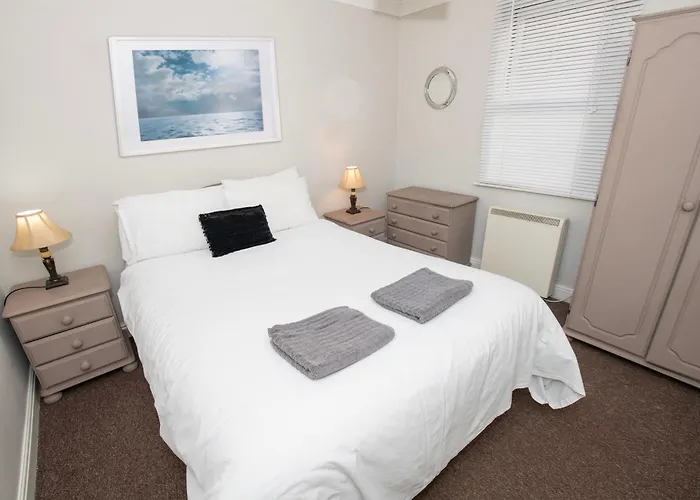 Kingfisher - Two-Bed Apartment In The Beautiful Old Town