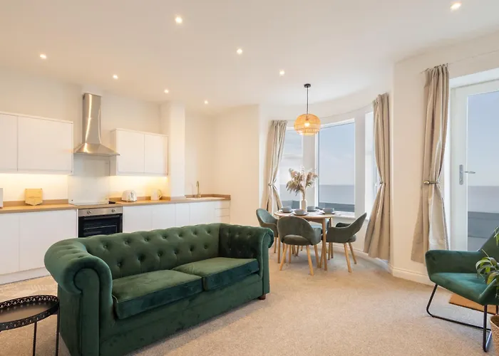 Apartment 3, King\'S Court