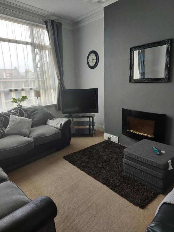 Sandyrise Holiday Lets Apartment *