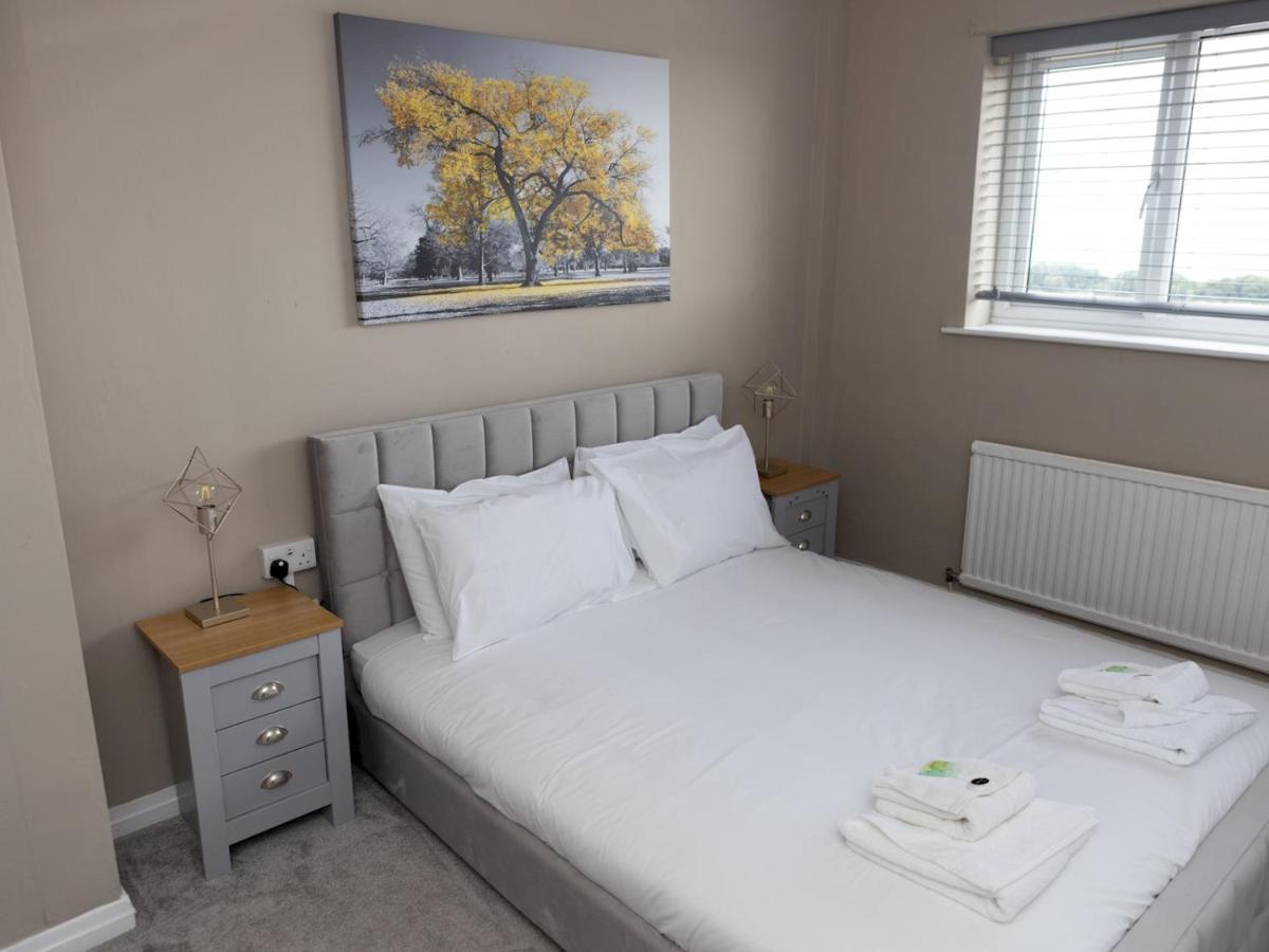 Pass The Keys Amazing 4 Bedroom Property- Hot Tub & Sea Views * Scarborough