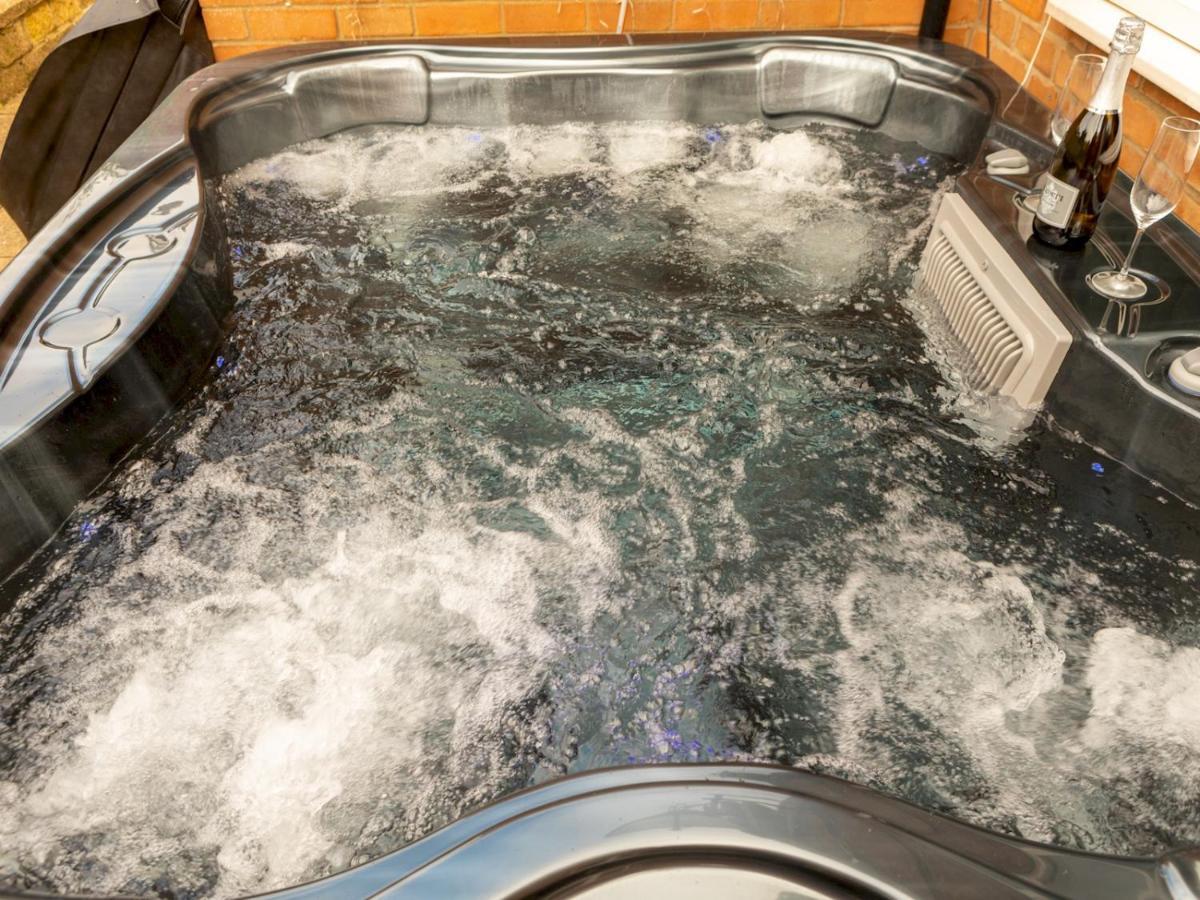 Holiday home Pass The Keys Amazing 4 Bedroom Property- Hot Tub & Sea Views Scarborough