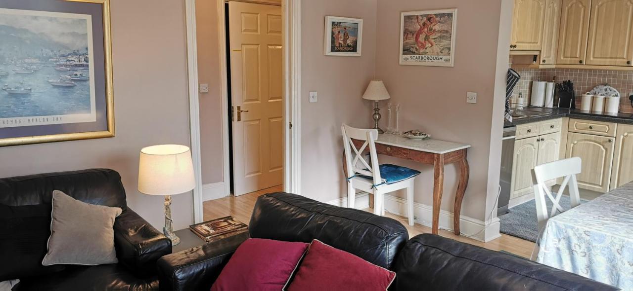 Flat 12 Sebastian Court - 2 Beds With A Four Poster * Scarborough