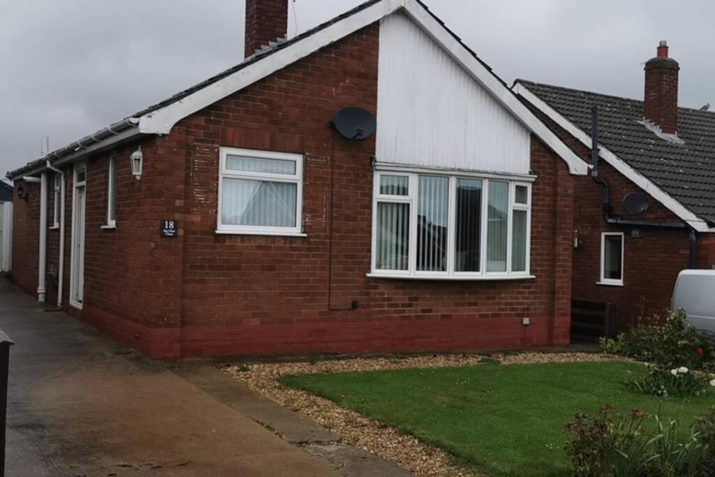 18 Sea View Close * Scarborough