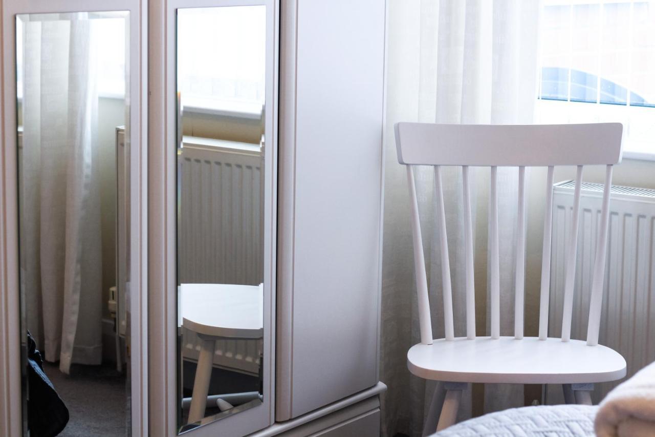 18 Sea View Close *