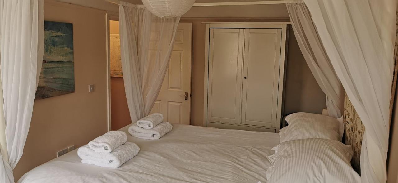 Apartment Flat 12 Sebastian Court - 2 Beds With A Four Poster