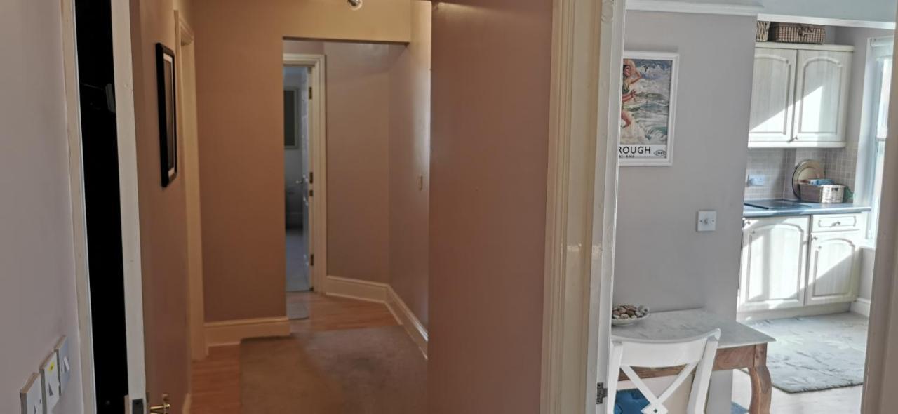 Flat 12 Sebastian Court - 2 Beds With A Four Poster Apartment Scarborough