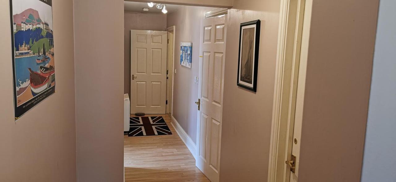 Apartment Flat 12 Sebastian Court - 2 Beds With A Four Poster Scarborough