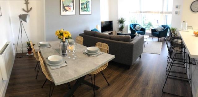 Brooklands Hideaway Apartment *