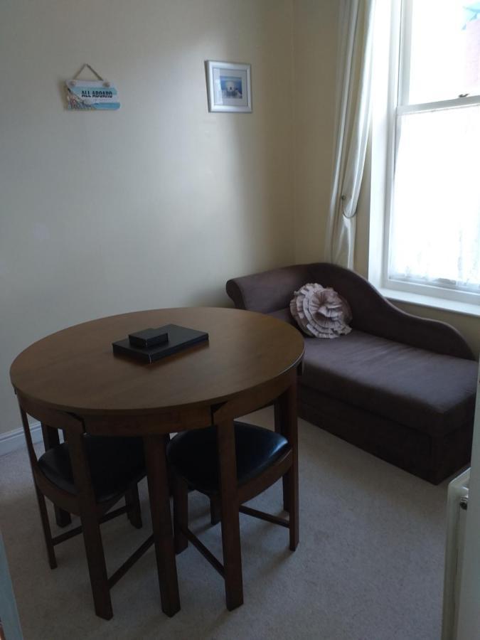 Dickie's View Apartment *