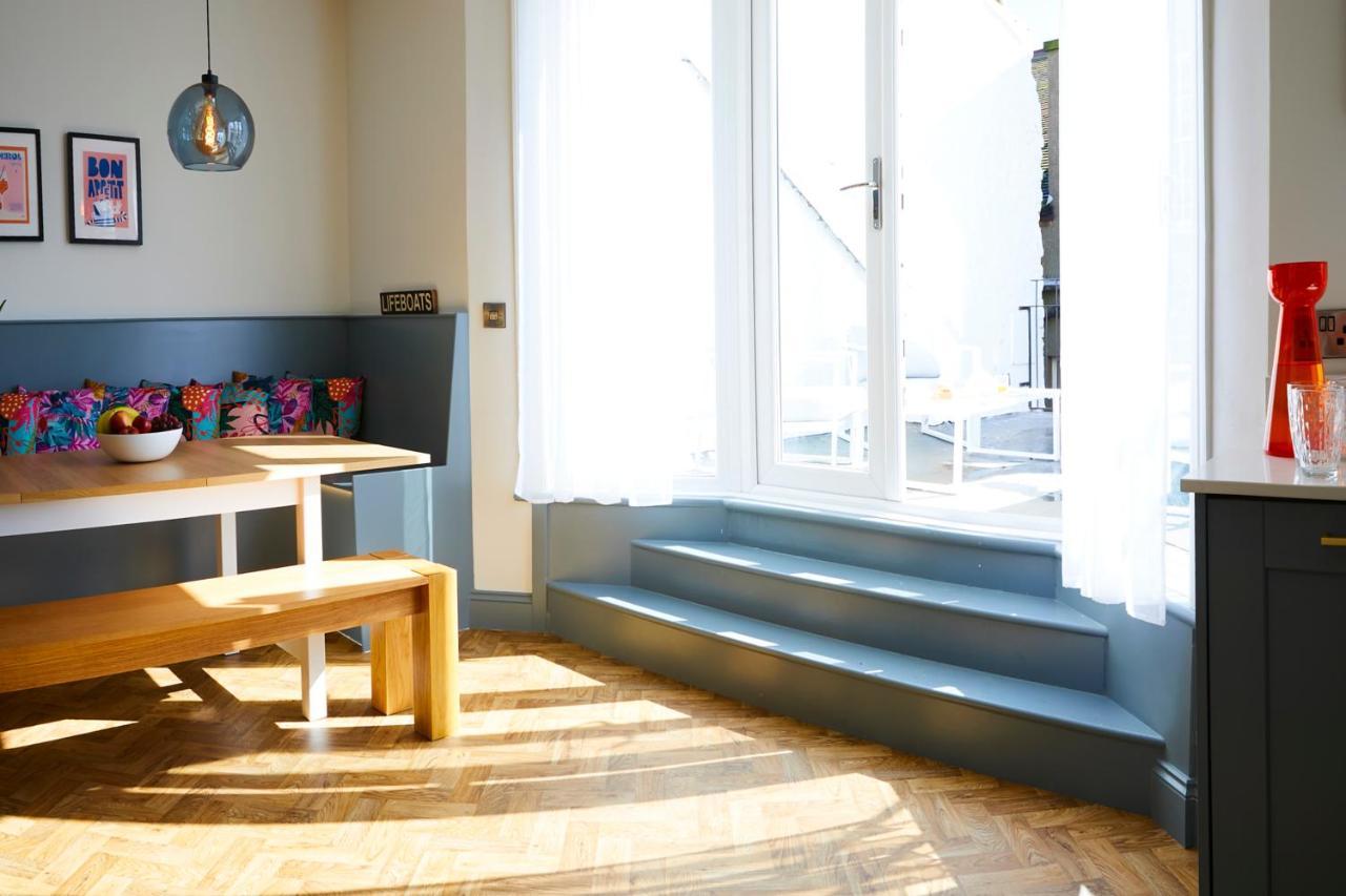The Stoop, Stunning Sea Views! Apartment