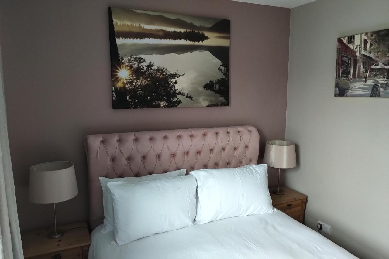 Apartment Oliver Wests Beautiful 2 Bedroom Sleeps 4