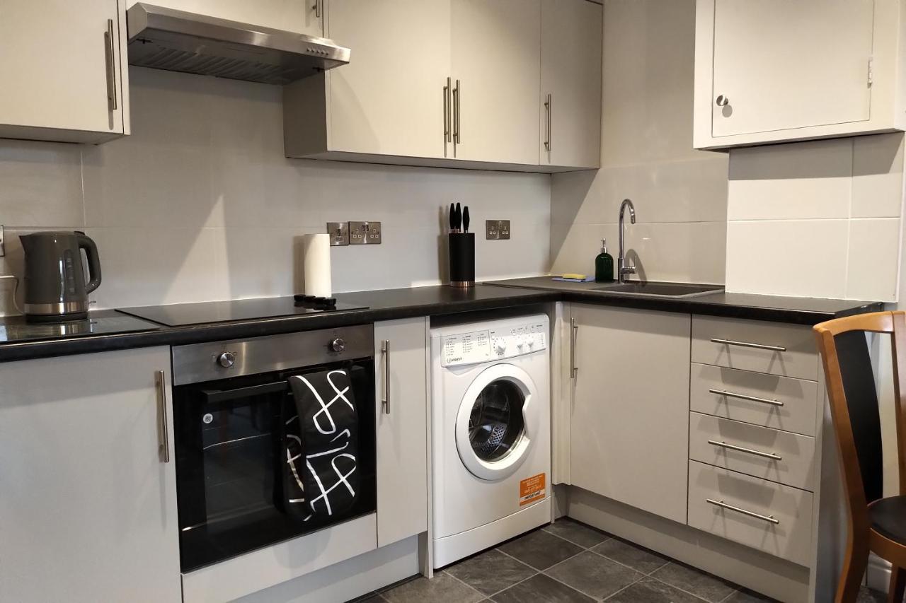 Apartment Oliver Wests Beautiful 2 Bedroom Sleeps 4 *