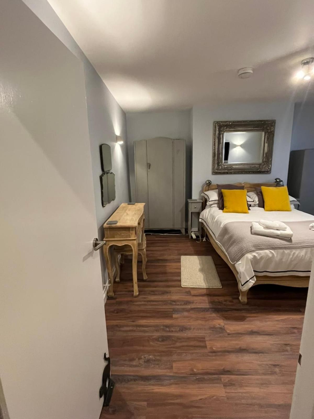 Seaside Hideaway - Free Onstreet Parking Holiday home Scarborough