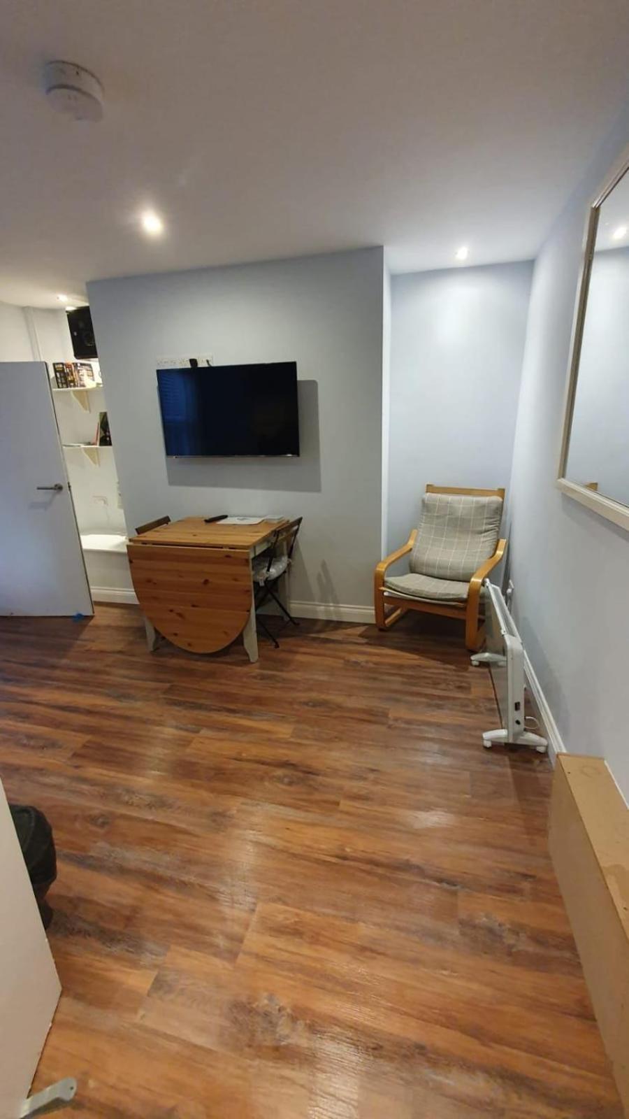 Seaside Hideaway - Free Onstreet Parking Holiday home *
