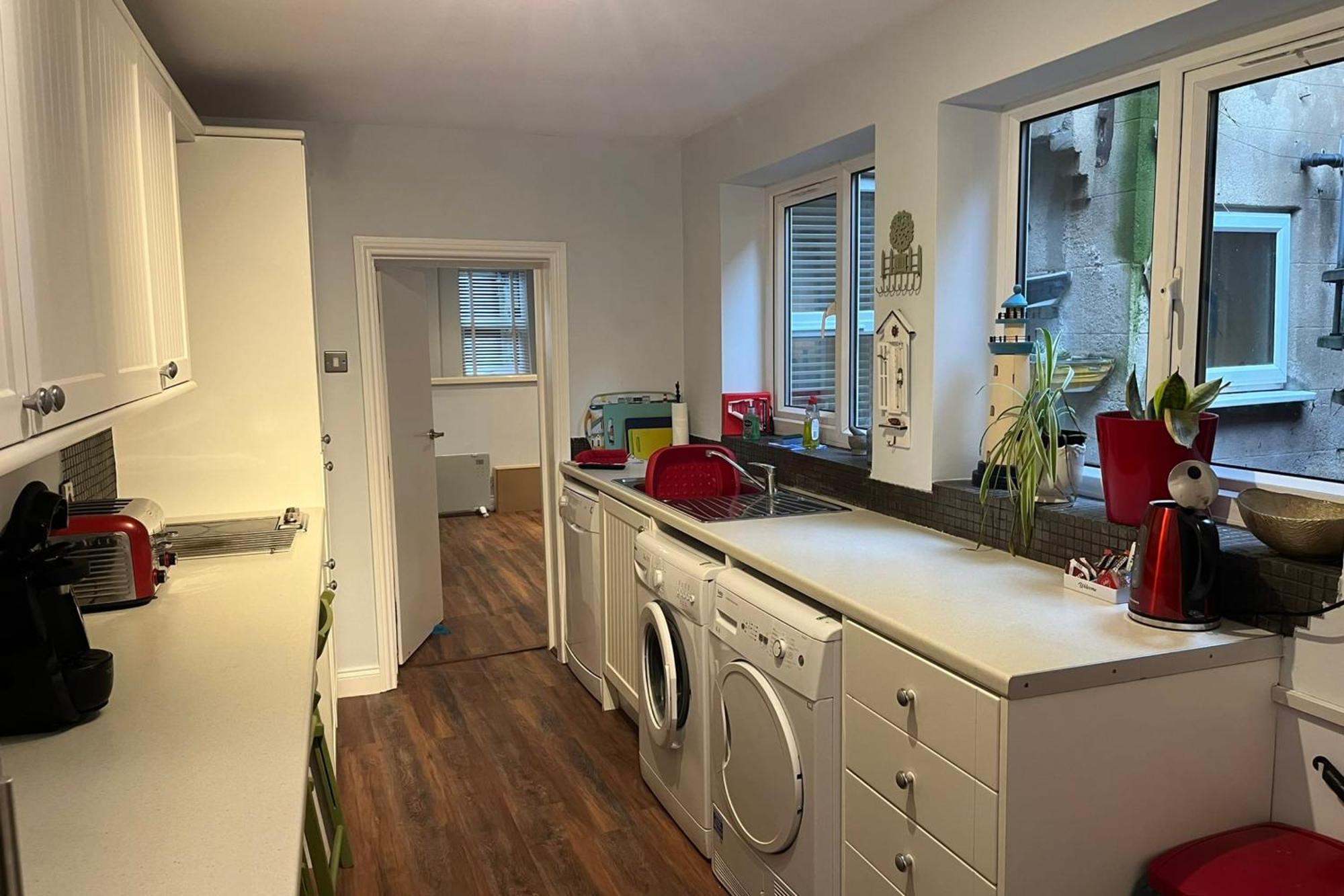 Seaside Hideaway - Free Onstreet Parking Holiday home *