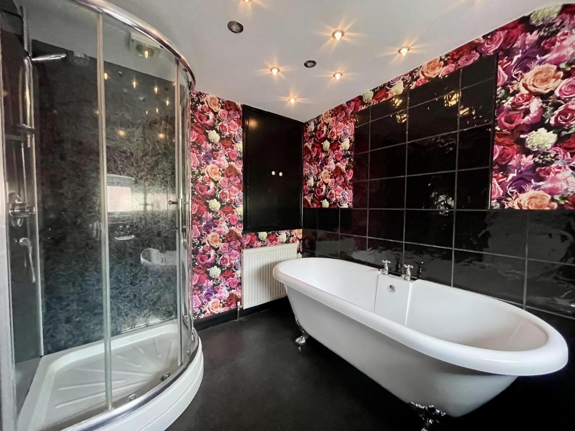 Impeccable 2-bed In * Scarborough