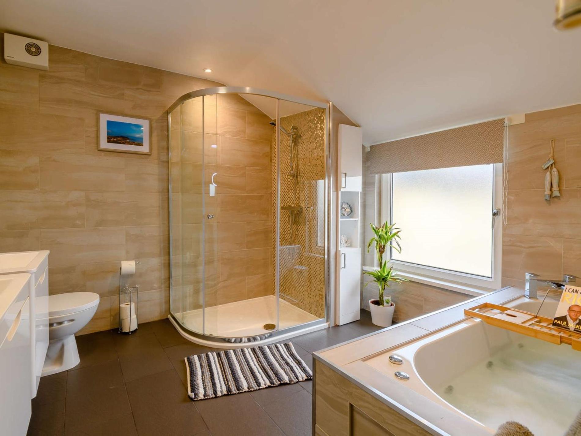 1 Bed In 90911 *