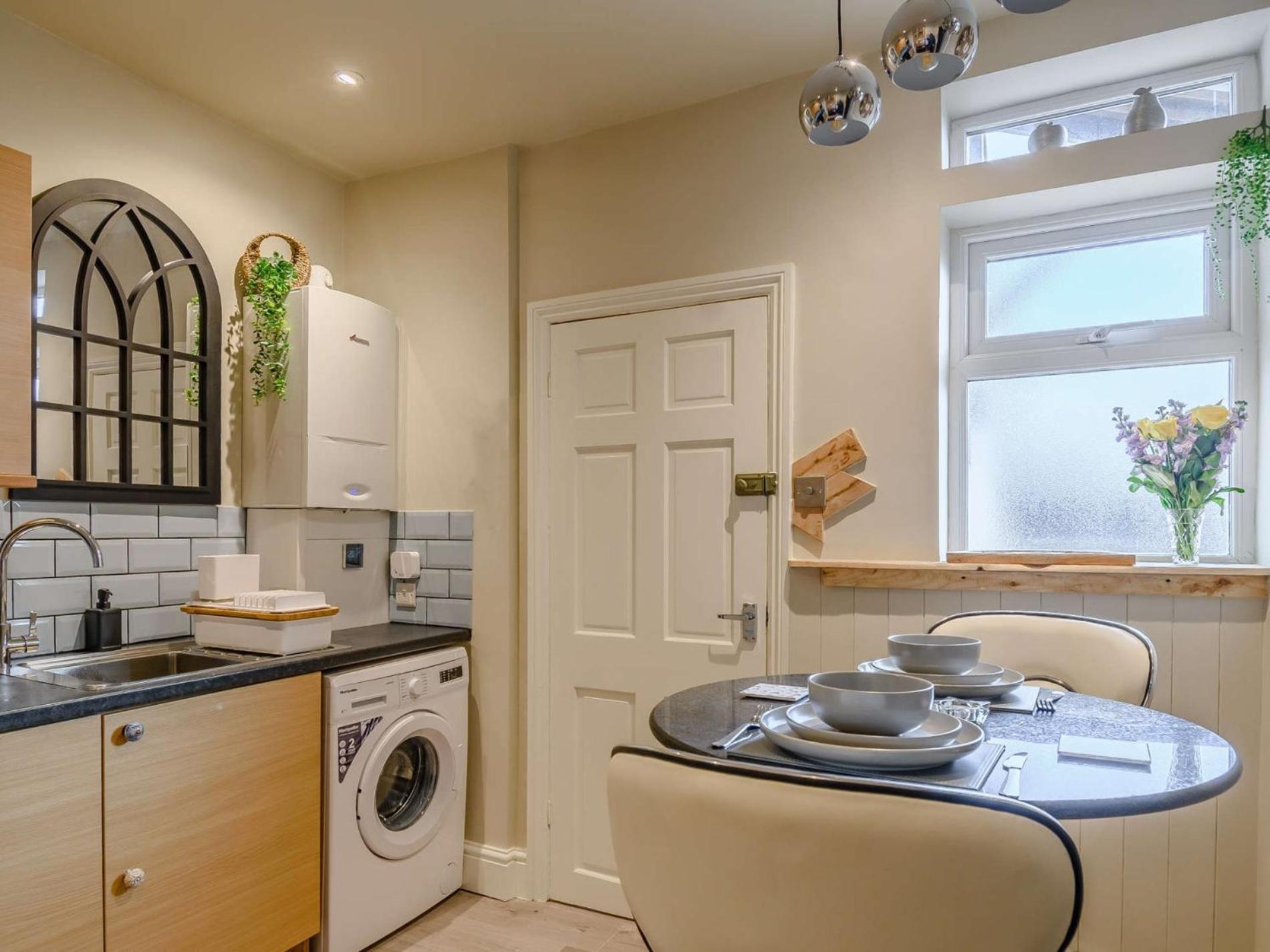 1 Bed In 90911