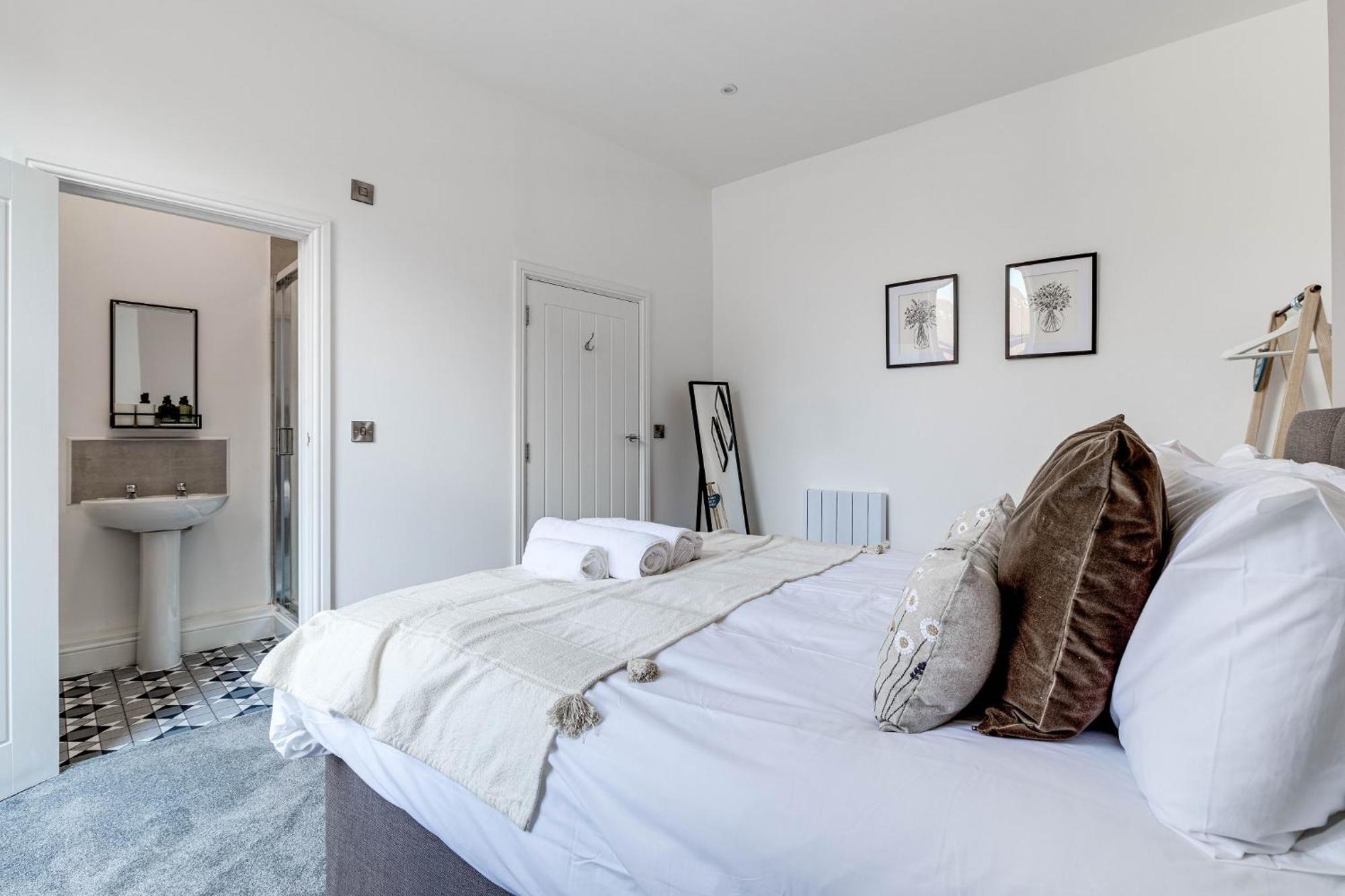 Apt 1 - Empire 39 - Central Location Apartment *
