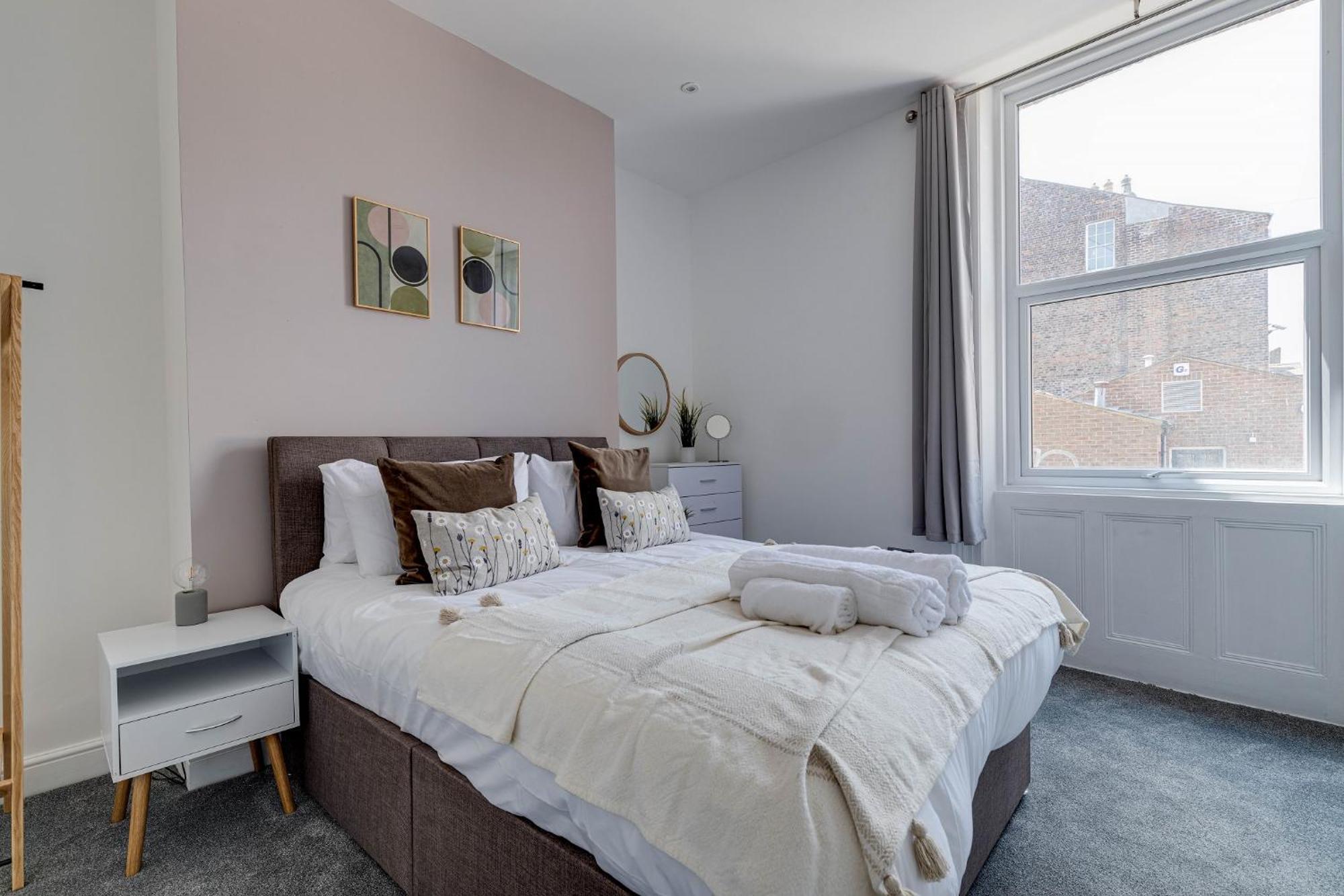 Apt 1 - Empire 39 - Central Location