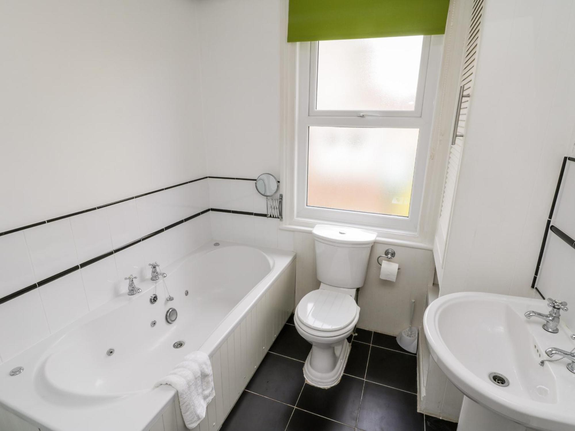 89 Caledonia Street Holiday home *