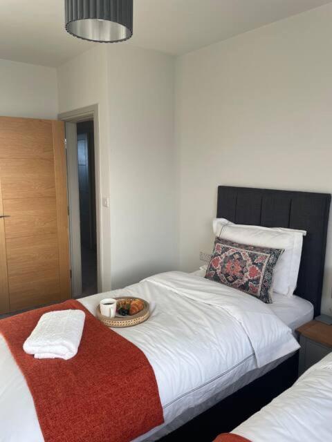 Spectacular 2 Bedroom Balcony Sea View Flat *