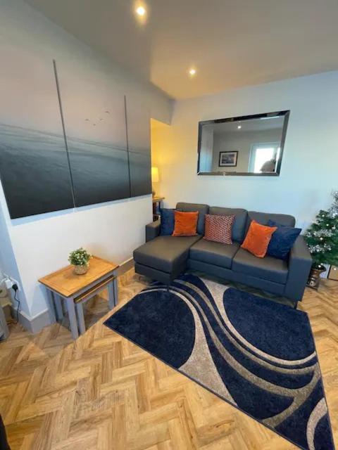 Spectacular 2 Bedroom Balcony Sea View Flat Apartment