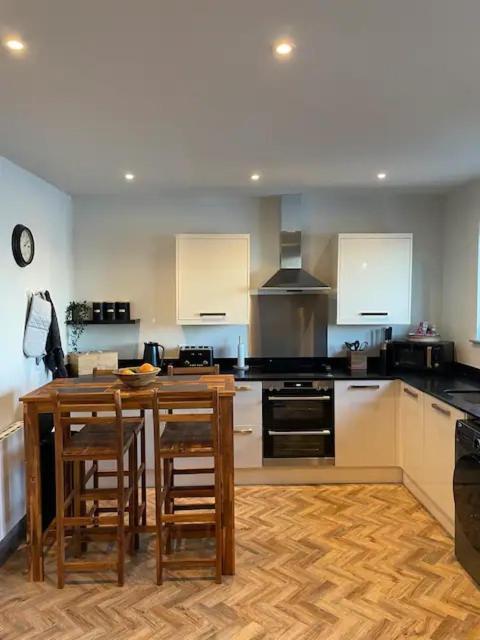 Spectacular 2 Bedroom Balcony Sea View Flat * Scarborough