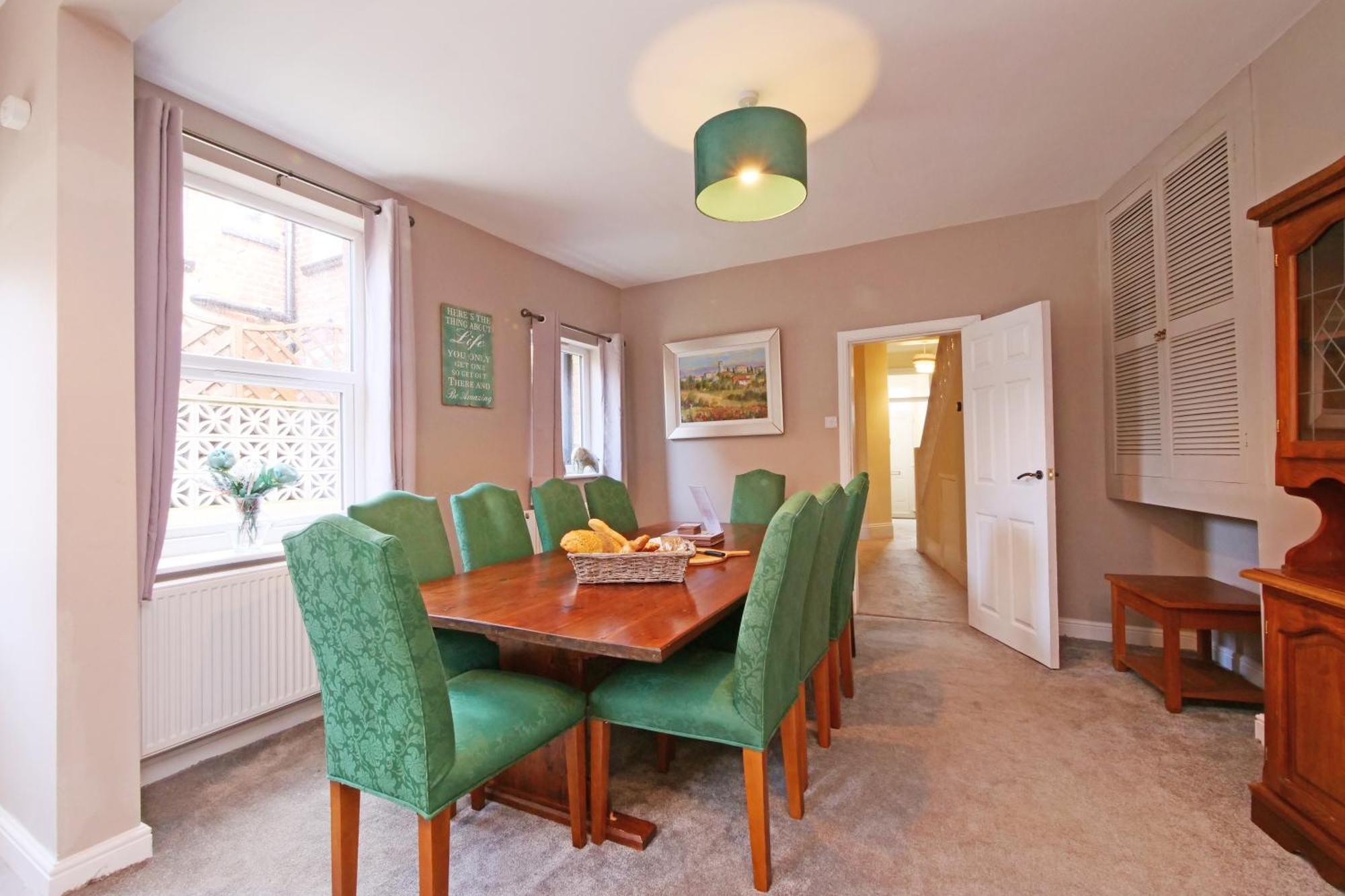 Ashville Grange Sleeps 10 Large Beautiful House * Scarborough