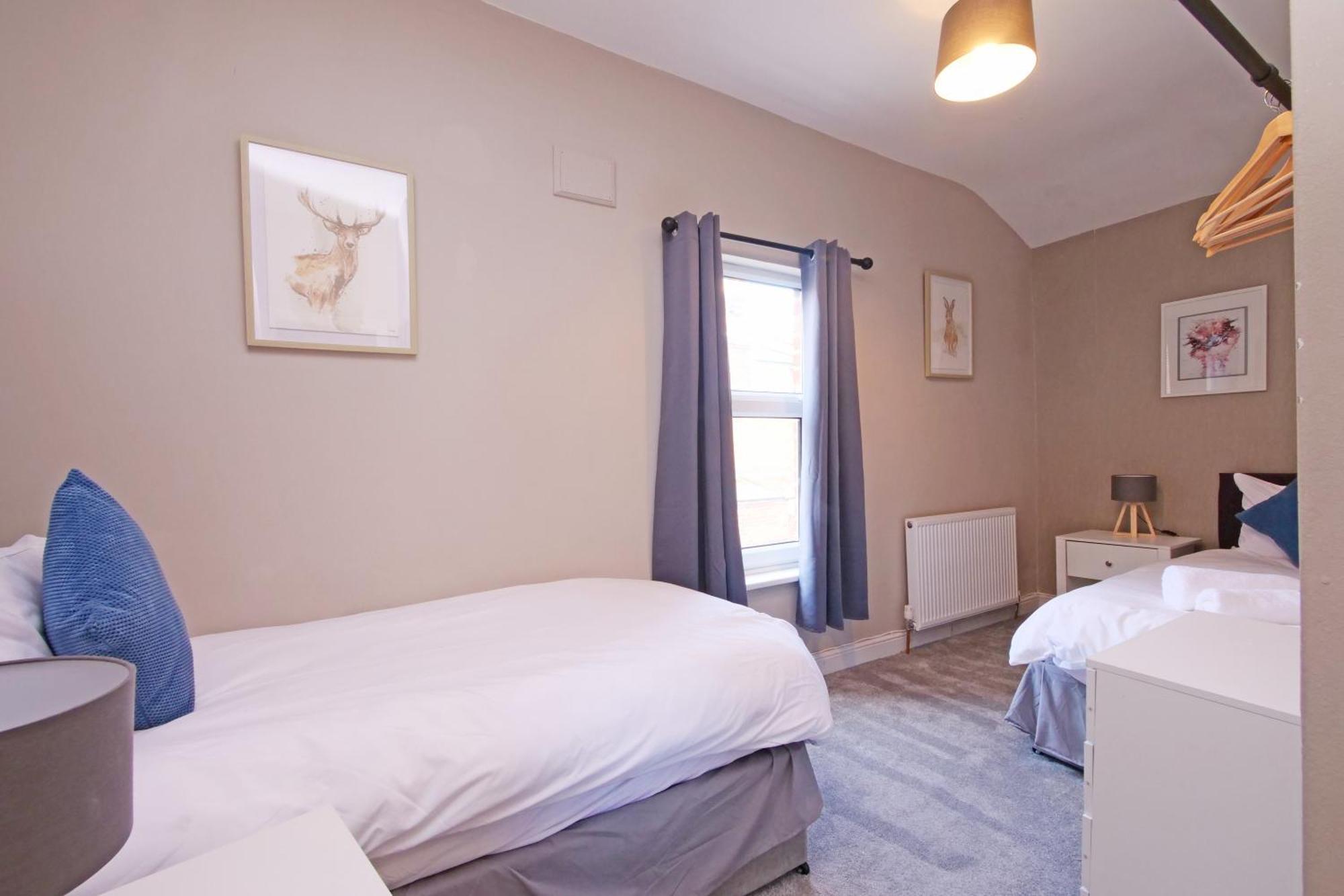 Holiday home Ashville Grange Sleeps 10 Large Beautiful House *