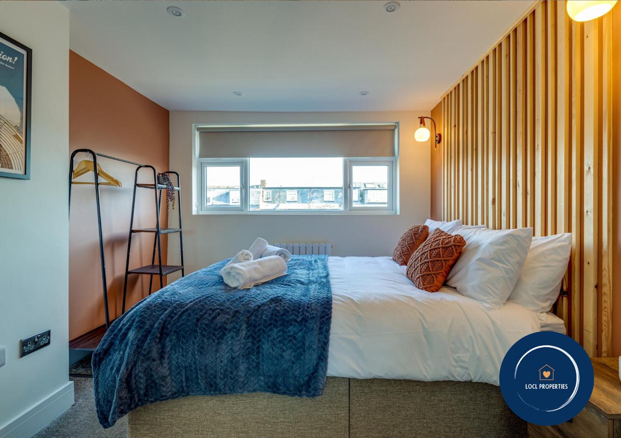 Apartment 4 North Marine *