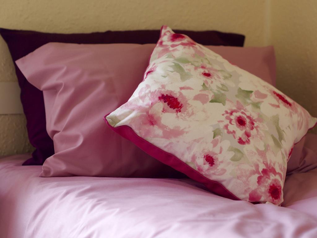 Carlton House Guest house 2*