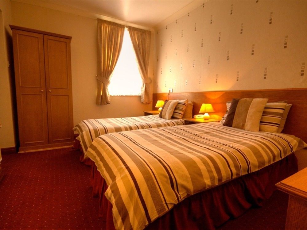 The Dickens Bar & Bed & Breakfast Scarborough