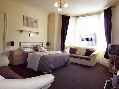 Chomley Flats Apartment *
