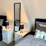 Durham House - Fantastic Location And Great Price In Scarborough