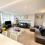South Cliff Apartment With Garden