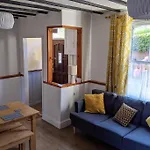 200 Year Old Large Townhouse With Sea Views