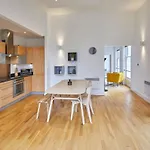Host & Stay - Easby Hall 1