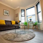 Pass The Keys Amazing, Newly Renovated 5Bedroom House Sleeps 10