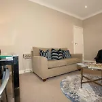 Pass The Keys Stones Throw Apartment, South Cliff, Scarborough