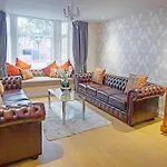 Scarborough Stays - Luxury Townhouse Ideal For Large Groups - Hot Tub