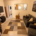 North Bay Holiday Apartment With Internet, Smart Tv\'S And Patio Area