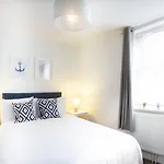 Beautifully Furnished 4-Bed Townhouse On South Cliff