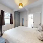 No10 Seaside Apartment - Ground Floor Apartment